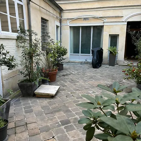 Appartement Loft In Zenithal Light Parijs